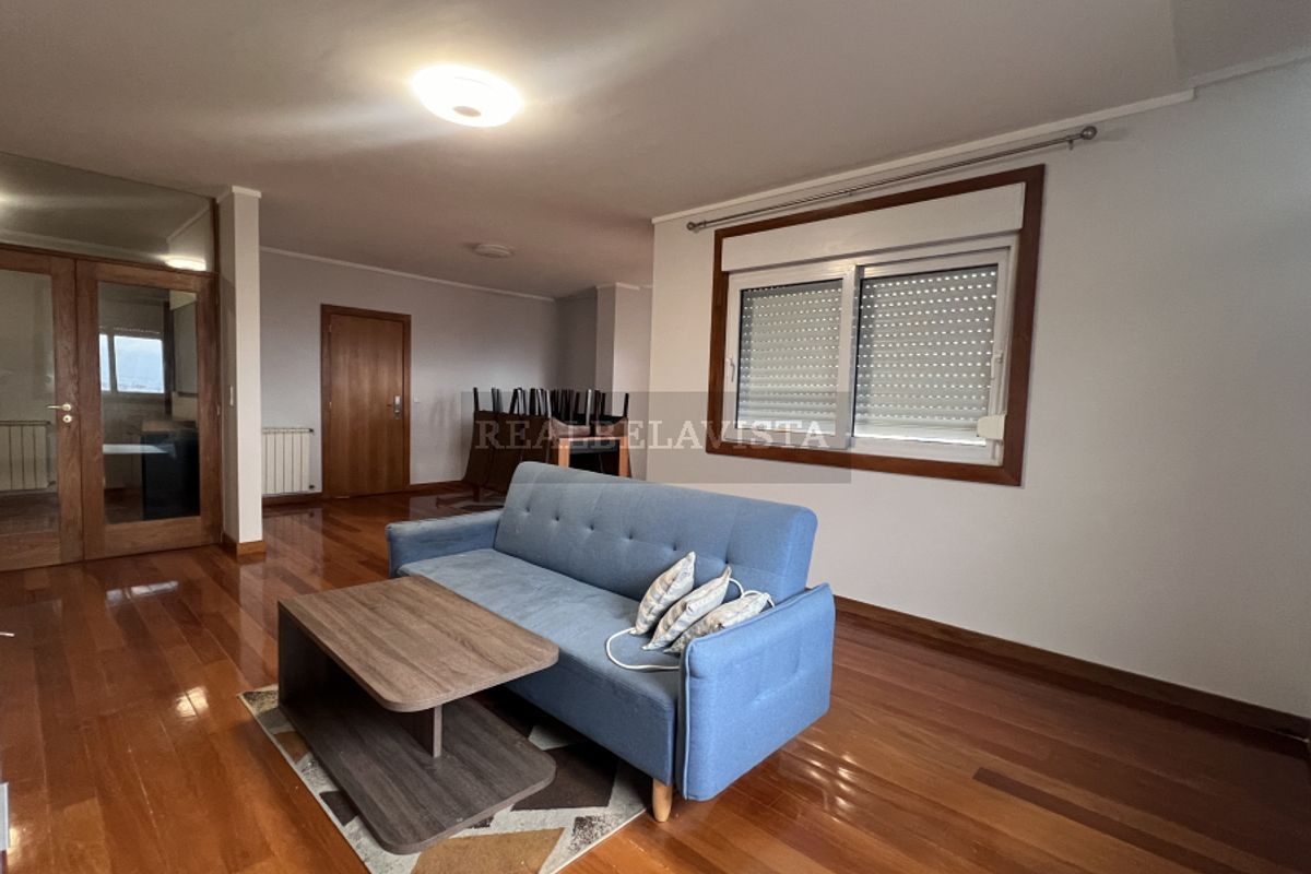 Apartamento T4 em Vila Real com Elevador e 3 Frentes