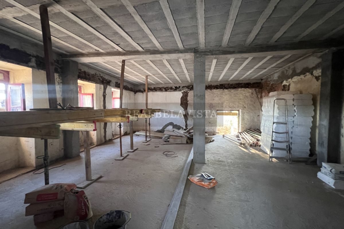 Moradia em pedra para renovar a seu gosto – Fonteita, Vila Real